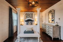Golden Valley Cottage