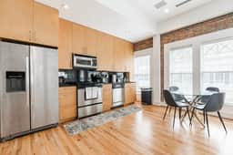 Red Door Apartment 2.0