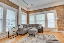 Red Door Apartment 2.0
