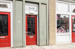 Red Door Apartment 2.0