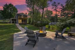 Frog Hollow Lodge