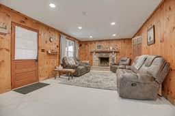 Rustic Pines Retreat