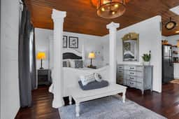 Golden Valley Cottage