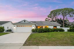 Bay Bliss Bungalow - Image 3