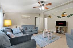 Lake Escape Cottage - Image 4