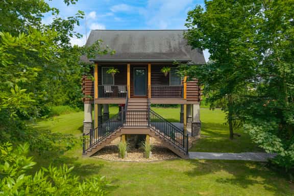 Creekside Cabin - Image 1
