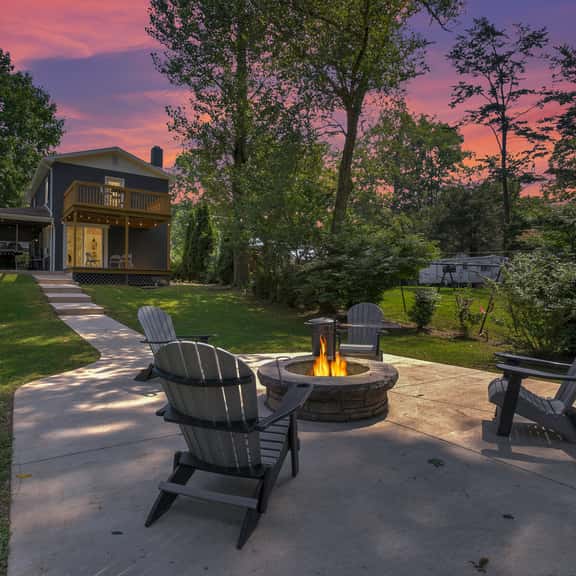 Frog Hollow Lodge - Image 1