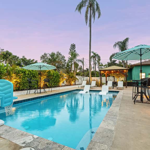 Twin Palms - Image 1