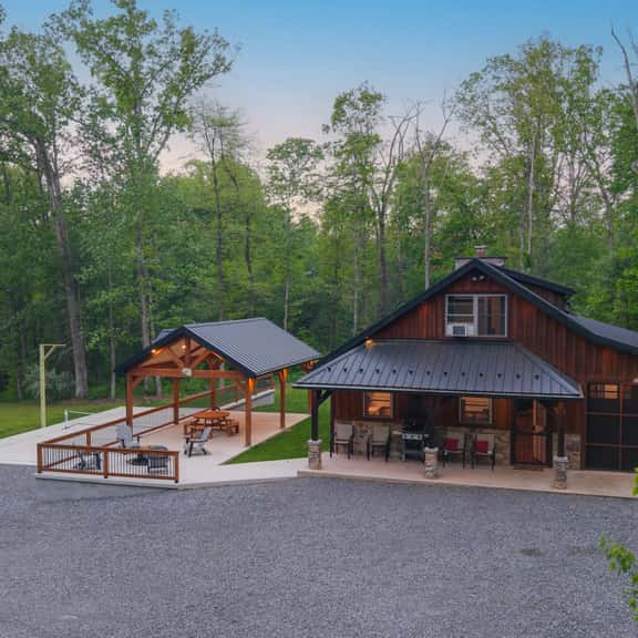 Mountainside Cabin - Image 1