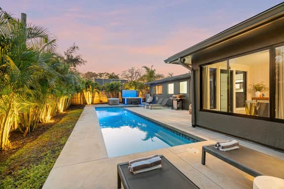 Paradise Palms