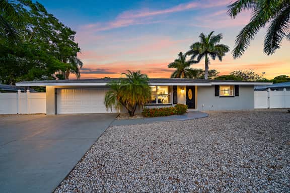Royal Palms Oasis