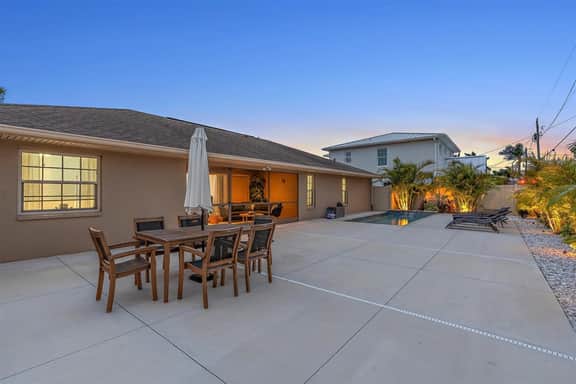 Sunshine Manor