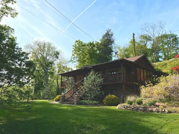 Lazy Bass Lodge