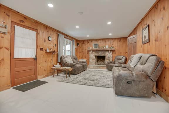 Rustic Pines Retreat
